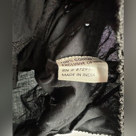 Johnny was black embroidered eyelet blouse Button Down XS - Picture 4 of 5